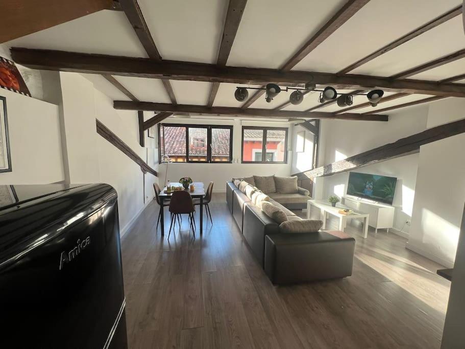 로그로노 Old Town Loft - Cathedral Views. 아파트 외부 사진